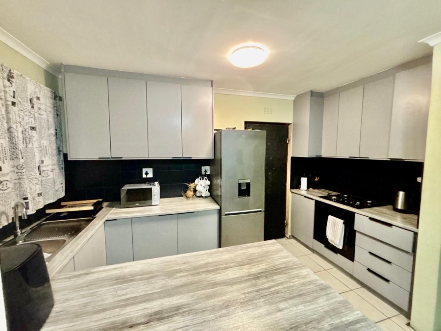 3 Bedroom Property for Sale in Highbury Western Cape